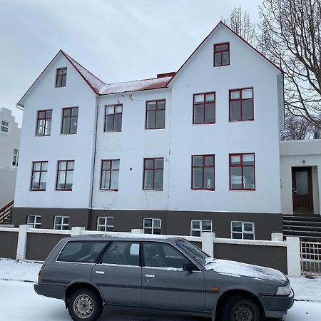 Day Dream Central Akureyri Three Bedroom Apt エクステリア 写真