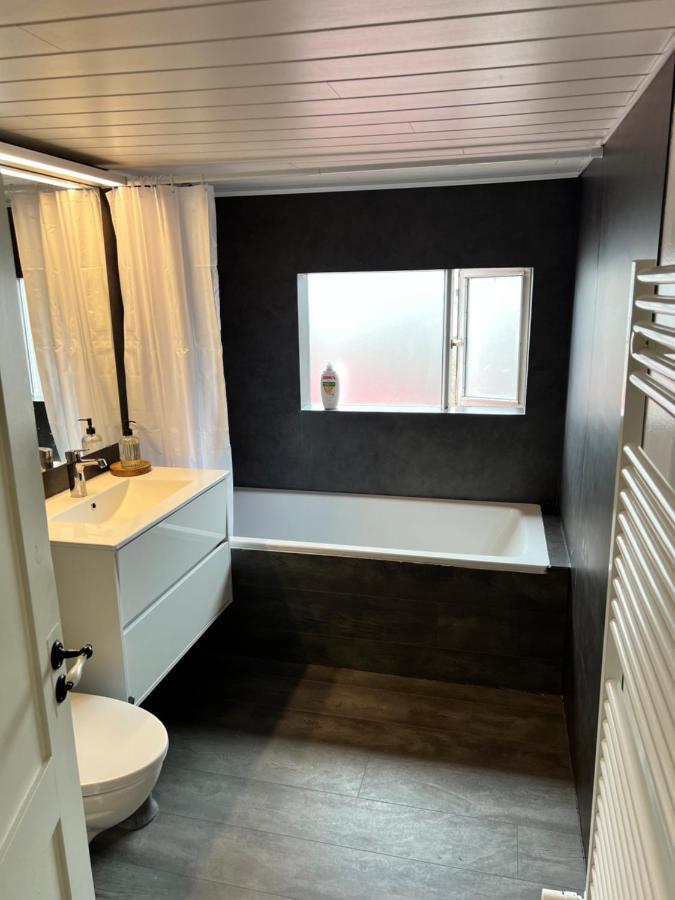 Day Dream Central Akureyri Three Bedroom Apt エクステリア 写真
