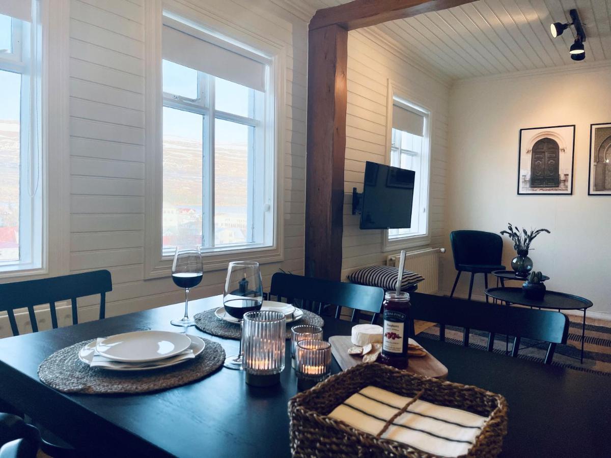Day Dream Central Akureyri Three Bedroom Apt エクステリア 写真