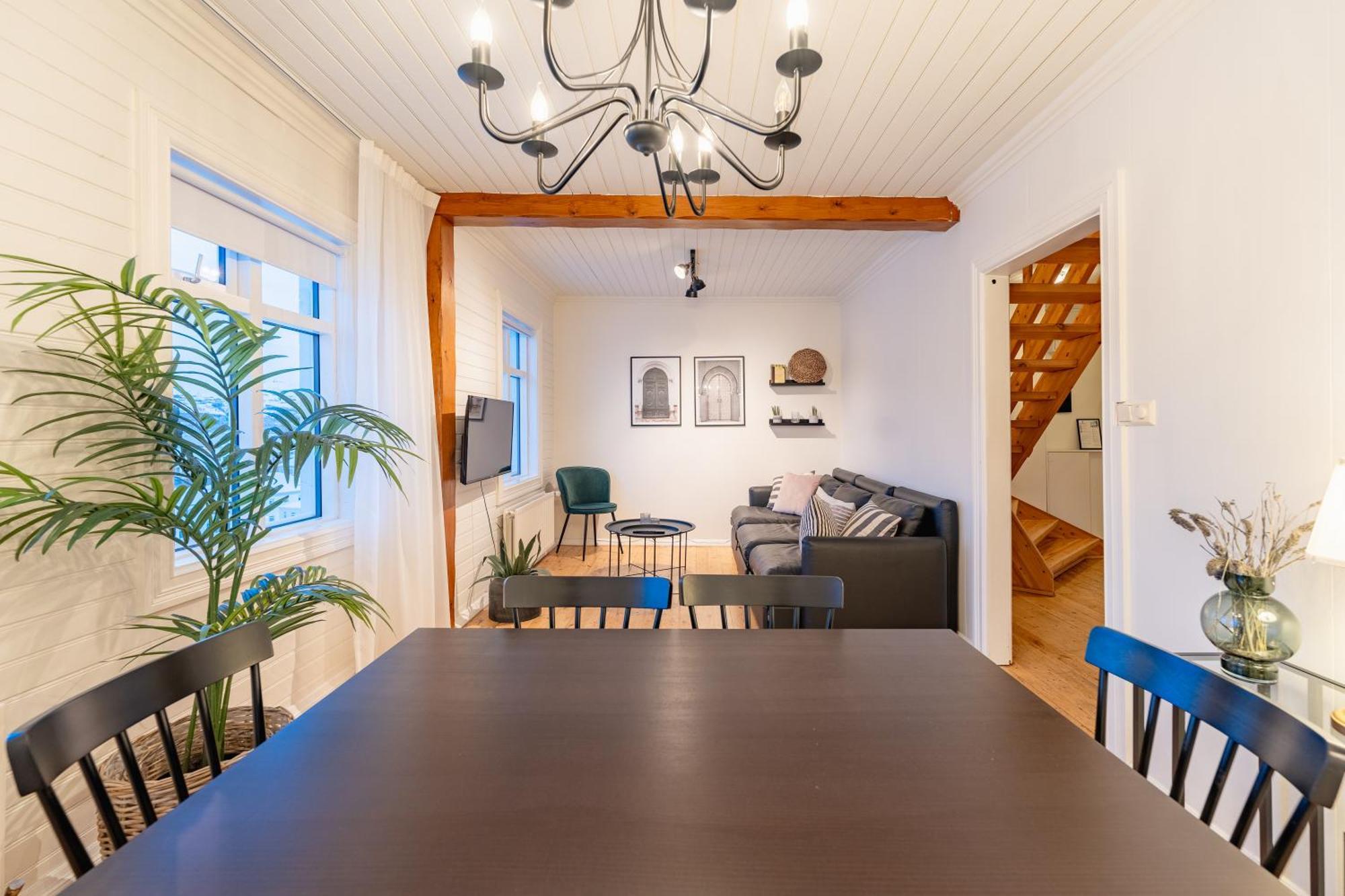 Day Dream Central Akureyri Three Bedroom Apt エクステリア 写真
